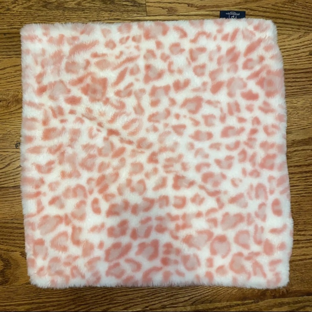 Phantoscope Pink Spotted Pillow Cover Leopard Animal Print Rare 18x18 RARE Soft